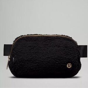 Lululemon Everywhere Belt Fleece in Black